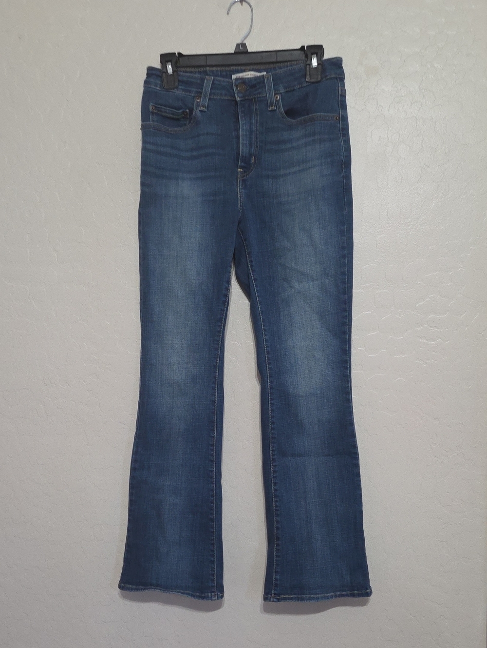 Classic Women's Blue Flare Jeans — Mid Wash